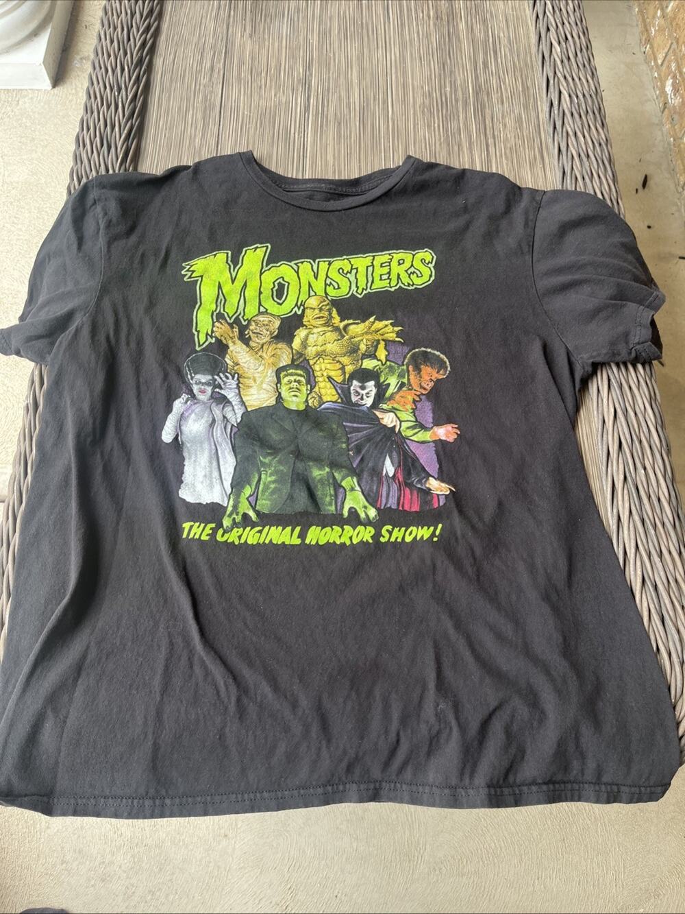 Universal Studios Monsters T-Shirt XL, The Original Horror Show!